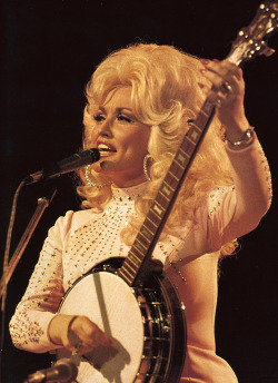 gregorygalloway:Dolly Parton (born 19 January 1946)