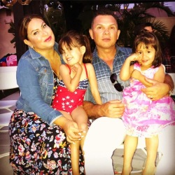 Mi familia. Primos. Sobrinitas.  (at Orange, California)