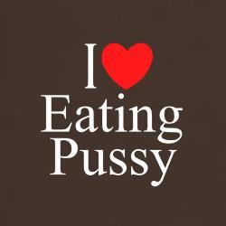 pure-xxx:I just love eating pussy!