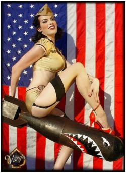 alternative-pinup:  Alternative Pinup girl   i love the 40s and