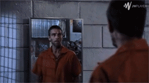 Smallville | Transferencebodyswap gif request from @thebodyswapcliqueClark gets his body stolen by a convict.
