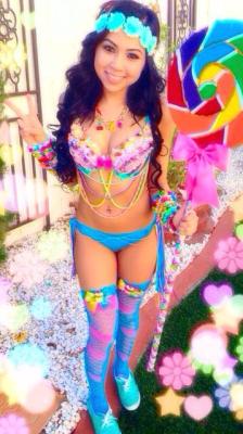 raver-girls-net:  Love her outfit!! Follow us onInstagram for