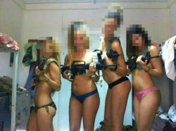 israelidefensegirls:  Sexy IDF girls….break their heart or