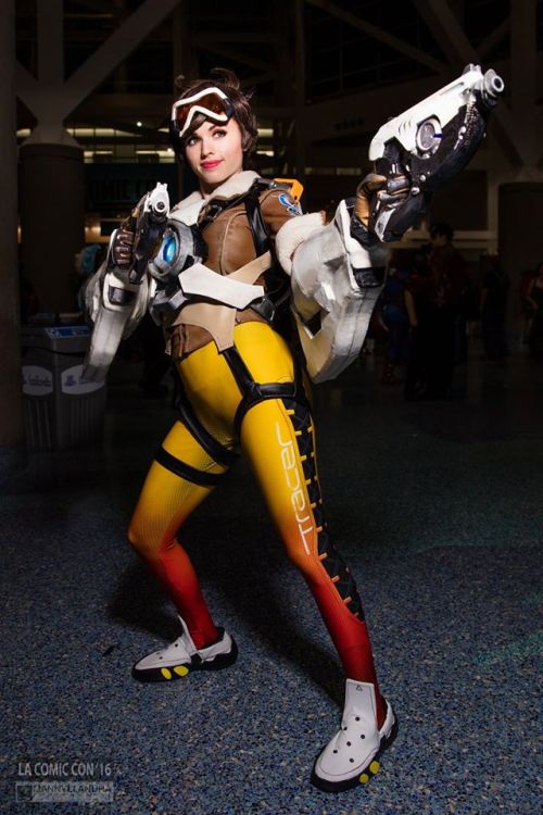 overbutts: Tracer Cosplay fawkin dorbs