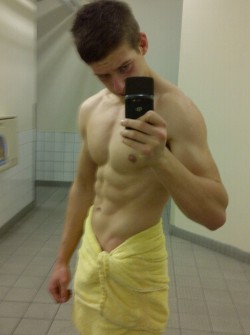 southernfratguy:  SouthernFratGuy • Me • InstaShowOffs