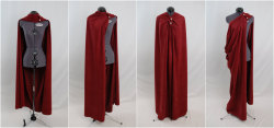 meltingpenguins:  earthlyscum:  can someone bring capes back