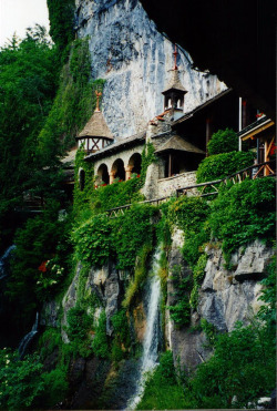 bonitavista:  St. Beatus Caves, Switzerland  photo via dorthy