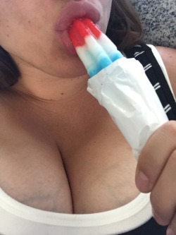 milfjugs:  Love me some summertime