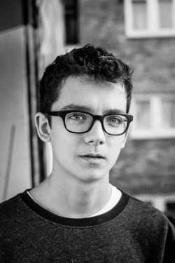 Maszületett 2.0: Asa Butterfield (1997)