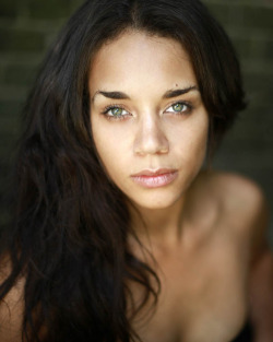 peaches-and-menthol:  Hannah John-Kamen is stunning and I love