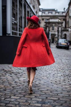 stefannd:  Red?!Same coat here:http://www.newchic.com/coats-and-jackets-3668/p-1005483.html?utm_source=Sns&utm_medium=55643&utm_content=1506