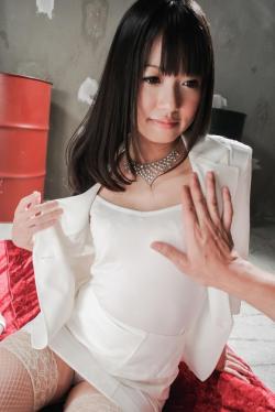 javfap:  Kotomi Asakura gets hard dick between spread legs and