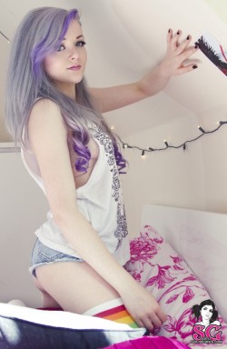 sglovexxx:  Maisie Suicide  Cute. ♥