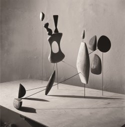 last-picture-show:Herbert Matter, Alexander Calder, Vertical
