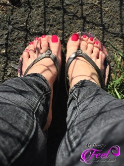 msprettyfeet69:  Pink October for #breastcancerawareness #savethetatas