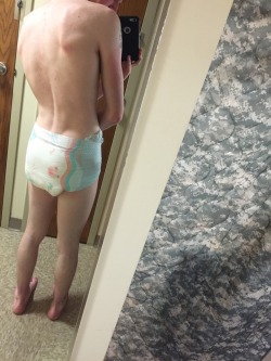 diaper-soldier:  Friday!!! Sort I haven’t posted anything,