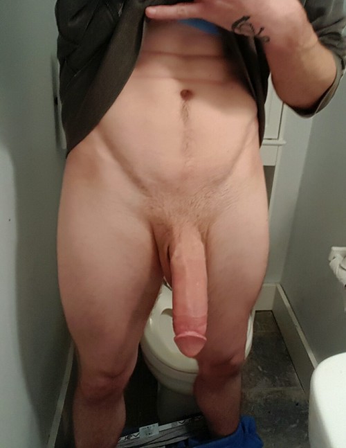 nine-by-six:  Got my cock throbbin’ and drippin’ this mornin’ doing some strokin’, and damn it feels so fuckin’ good! Who the hell else is in Texas? Hit me up!  6'4". 180lbs. 27yo. 9x6. 