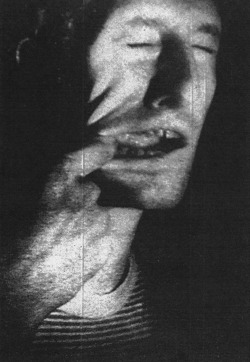 archive-94: Bruce Nauman - Making Faces (1968)