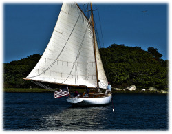 danapmorris:  Wooden sailboat â€œLibertyâ€ of Vineyard Haven, Marthaâ€™s Vineyard sailing out of Hadleyâ€™s Harbor,CapeCod 