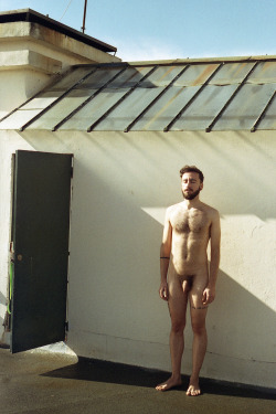 exposedhotguys:  Nudist