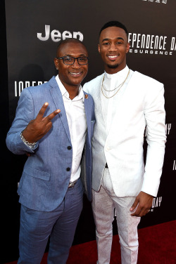 soph-okonedo:  Tommy Davidson and Jessie Usher attend the premiere