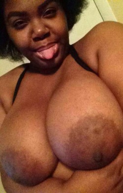 pinkcutiehoney:  Thick chocolate 