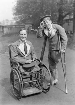 yousaywah:  “Two disabled soldiers grin cheerfully for