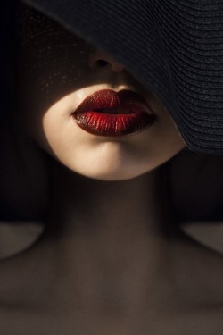 the-match-point:  lips 