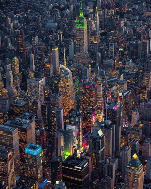 newyorkcityfeelings:Midtown Manhattan from above 📷 alex3.nyc