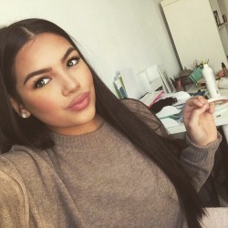 fashionistasrus:  Instagram: dzaichahttp://fashionistasrus.tumblr.com/