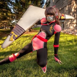 forevermagma:  This is the best Sango cosplay I’ve ever seen!!