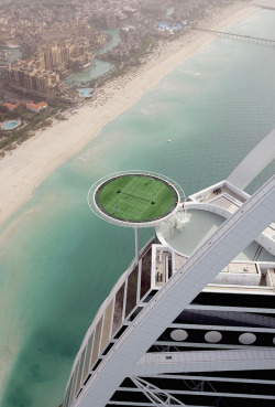 blazepress:  The world’s highest tennis court on top of the