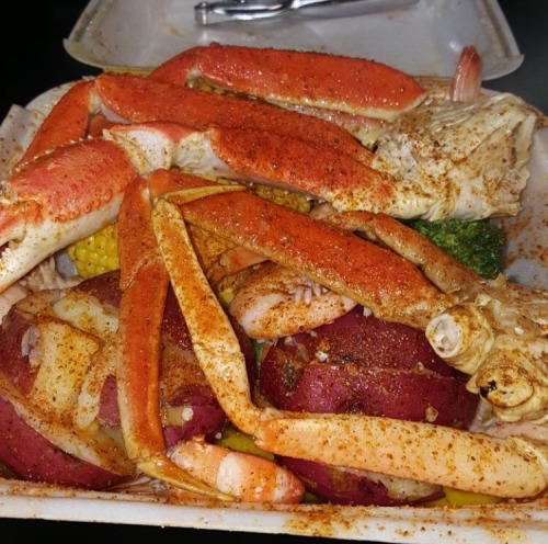 black-exchange:  Seafood Sensation  facebook.com/Seafood-Sensation-331795326850843 // IG: seafood_sensation  Nashville, TN  CLICK HERE for more black-owned businesses!   After a big juicy clit why not have some tasty seafood….
