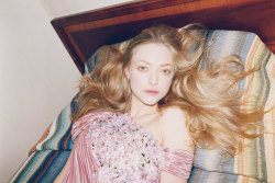 wmagazine:  The angelic Amanda Seyfried.  Photograph by Juergen