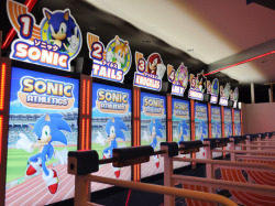 nessla-coil:  thatfellowsthings:  There’s a new Sonic arcade