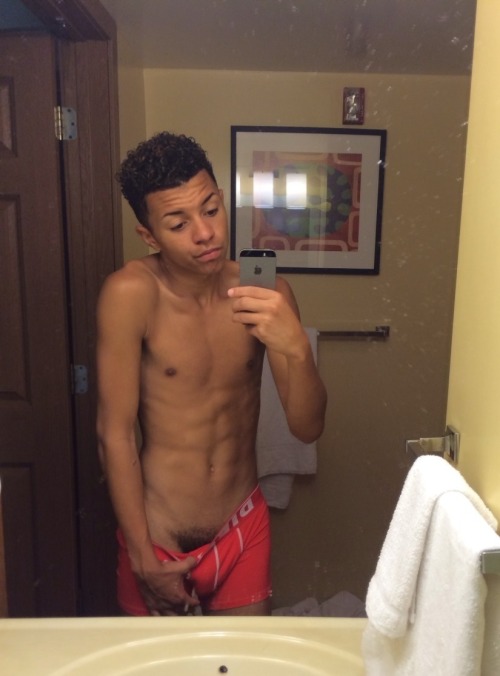 sexyboysnbigdicks:  Gabriel