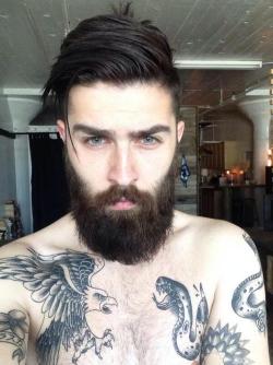 nonelikerae:  getabducted:  HOW IS HE REAL   Chris John Millington