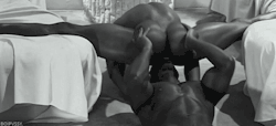 jennyblacky:  Watch this pic at full resolution here http://ebony.pikaporn.com/ebony/so-many-muscles-being-used-here-h