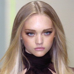 Gemma Ward @ Versace Fall 2005