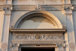 echiromani: Portal of the Church of S. Maria della Visitazione,