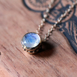 wickedclothes:  Gold Rainbow Moonstone Necklace This faceted