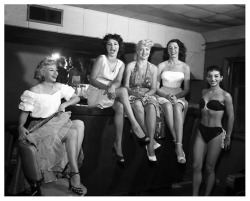 President Jennie Lee (middle) poses for a candid photo with members of her newly-organized &lsquo;Exotic Dancers League&rsquo;.. Vice-President Novita can be seen standing at the Far Right of the photo..