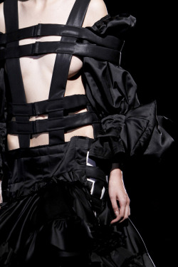 girlannachronism:  Comme des Garçons spring 2014 rtw details