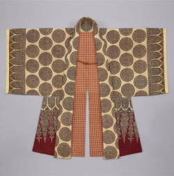 thekimonogallery:Sarasa Jinbaori Outer Garment with Geometric