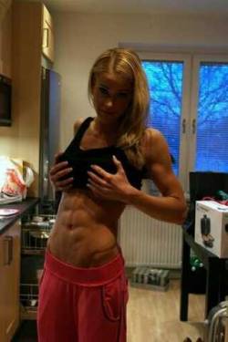 sexyfitnessgirls:  Lean #sexy #strong #fit #gym #muscles #abs
