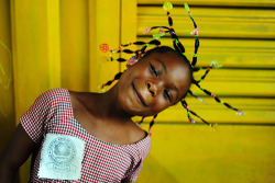 africanstories: Cote d’Ivoire, Abidjan, smiling girl with braids