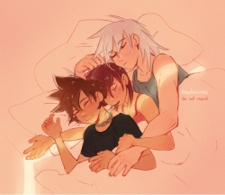 hawberries:  riku is tall so he can bigspoon kairi and sora at