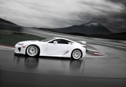 takeyourpics-and-love:  #andy™  Lexus LFA   To see more cool