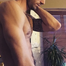 romaincoupry:  #TGIF !  Hom(m)e Sweet Hom(m)e 😋  > Have