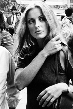  Sharon Tate on Fifth Avenue in New York, visiting the set of